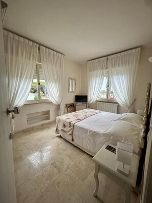 Minibar, in-room safe, blackout curtains, free WiFi - Hotel Bagni Lido (Vada)