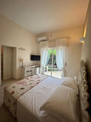 Standard Double Room, Beach View | In-room safe, blackout drapes, free WiFi - Hotel Bagni Lido (Vada)