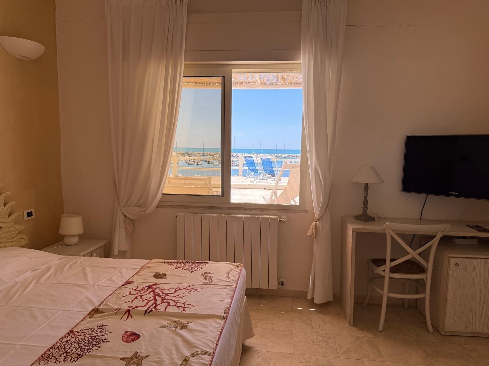 Doppia Superior, vista mare | Minibar, una cassaforte in camera, tende oscuranti, Wi-Fi gratuito