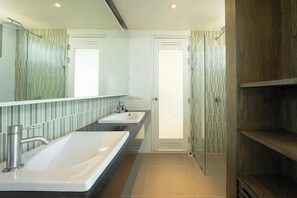 Penthouse Apartment | Bathroom