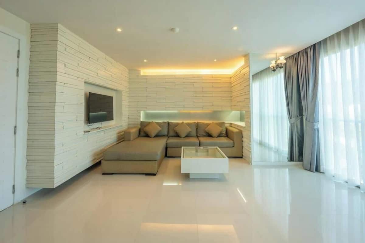 Penthouse Apartment | In-room safe, laptop workspace, soundproofing, free WiFi