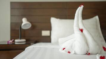 In-room safe, laptop workspace, soundproofing, free WiFi