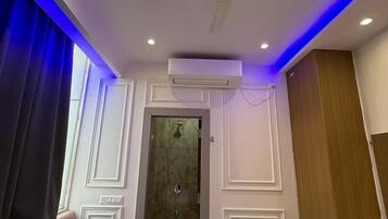 Deluxe Double Room | Free WiFi