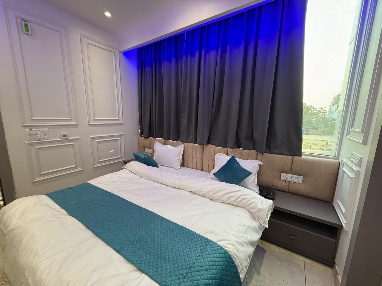 Deluxe Double Room | Free WiFi