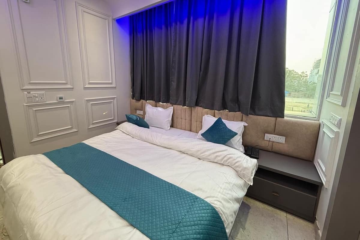 Deluxe Double Room | Free WiFi