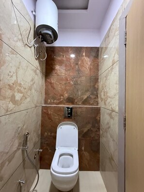 Deluxe Double Room | Bathroom - Hotel Mariott Inn (Prayagraj)