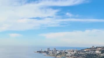 Deluxe-Suite, Balkon, Meerblick | Unterkunftsgelände