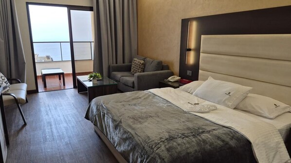 Coffres-forts dans les chambres, rideaux occultants