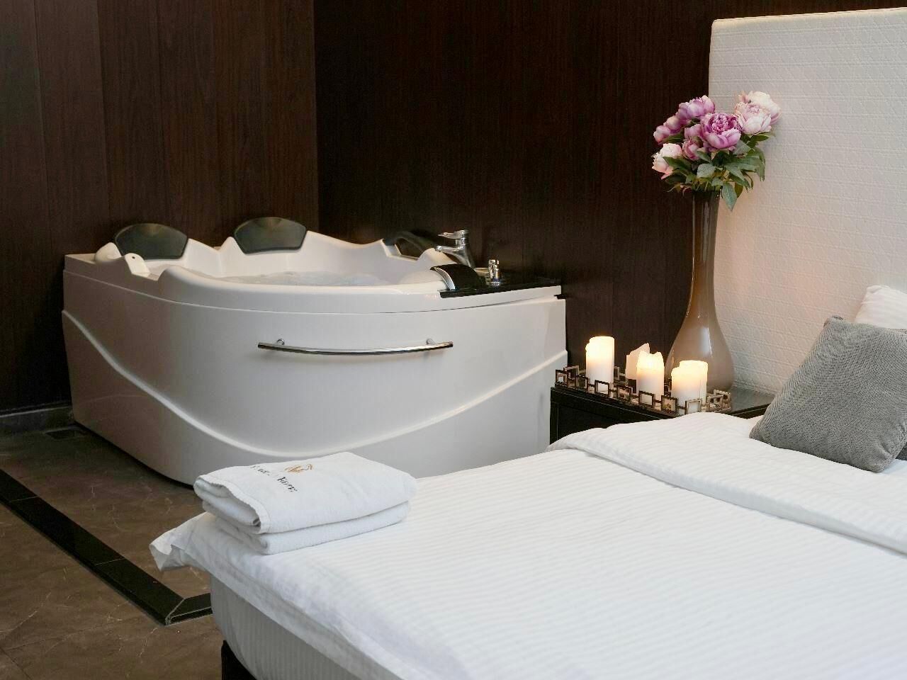 Bañera de hidromasaje privada