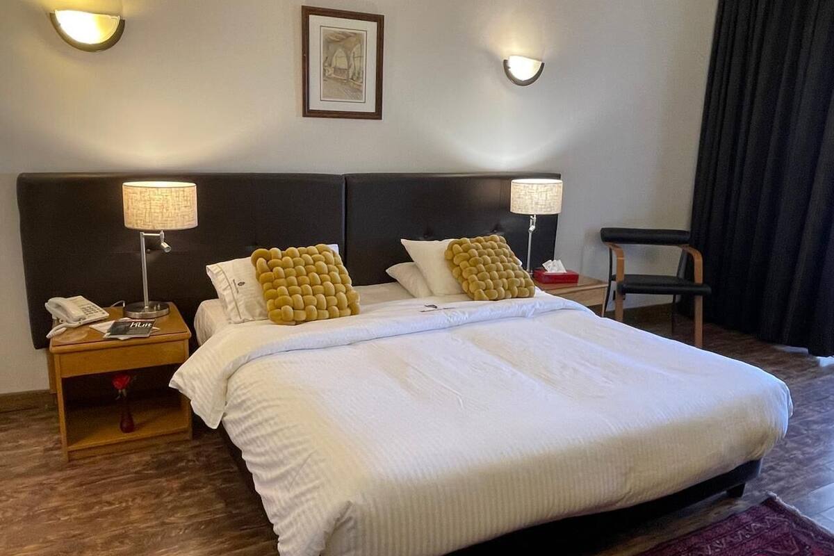 Familien-Suite, Balkon, Meerblick | Zimmersafe, Verdunkelungsvorhänge, Bügeleisen/Bügelbrett