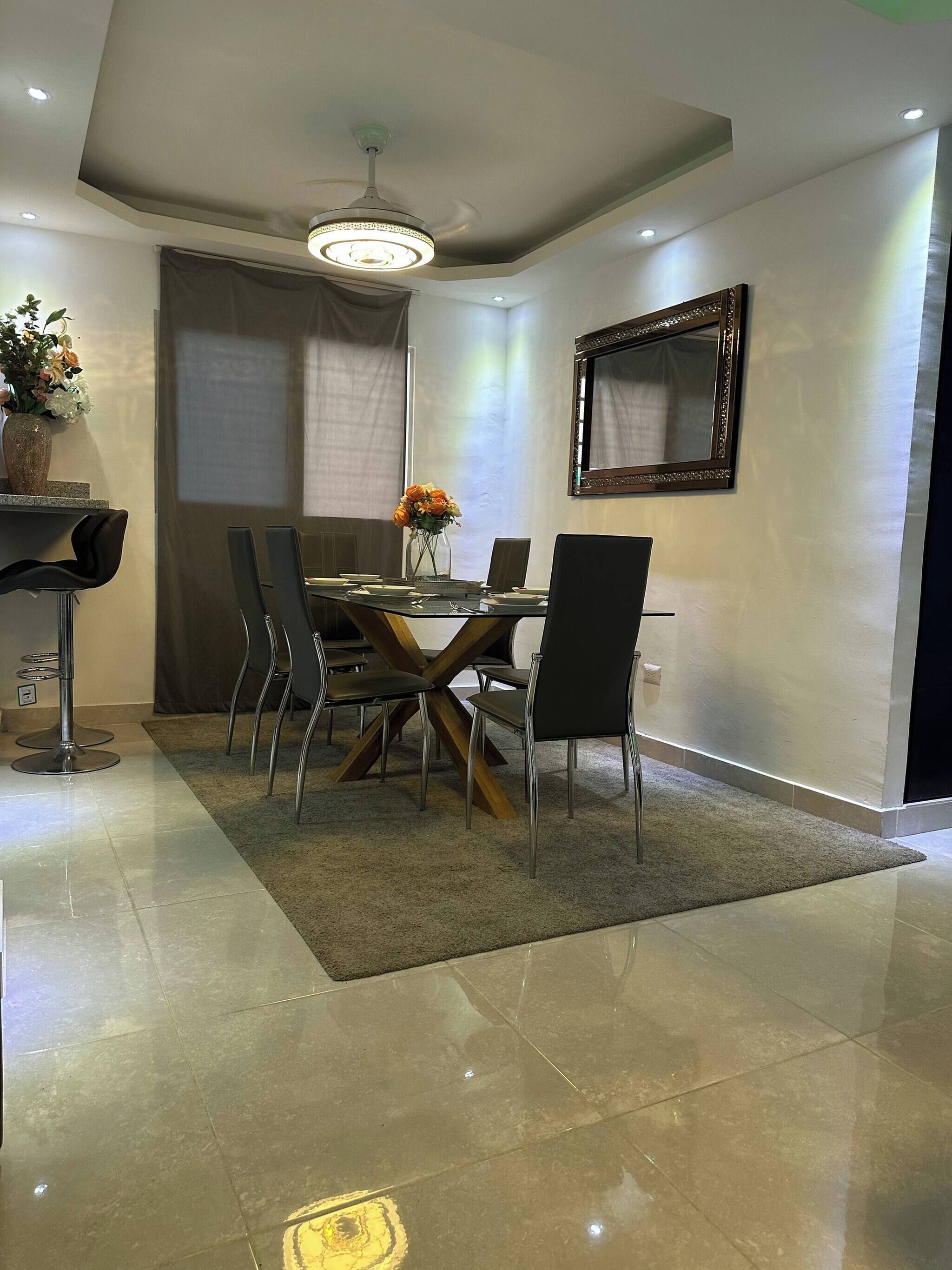 Apartment, 2 Bedrooms, Balcony, City View | Dining room