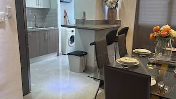 Apartment, 2 Schlafzimmer, Balkon, Stadtblick | Innenbereich