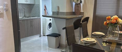 Apartment, 2 Bedrooms, Balcony, City View | Interior