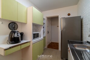 Basic Apartment | Private kitchen - 2 Bedroom Apartment in Downtown Floripa Ebe0804 (Florianópolis)