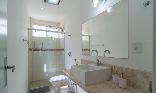Basic Apartment | Bathroom - 2 Bedroom Apartment in Downtown Floripa Ebe0804 (Florianópolis)