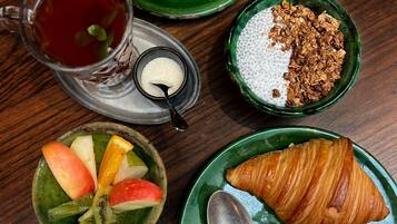 Petit déjeuner buffet servi tous les jours en supplément