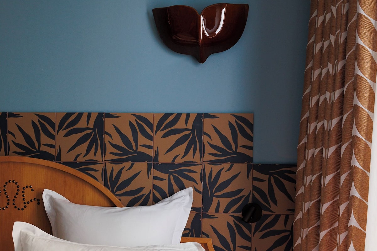 Basic Single Room | Laptop workspace, free WiFi