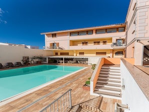 Pool - Comfy 4 Guest Apartment With Pool (Santa Teresa di Gallura)