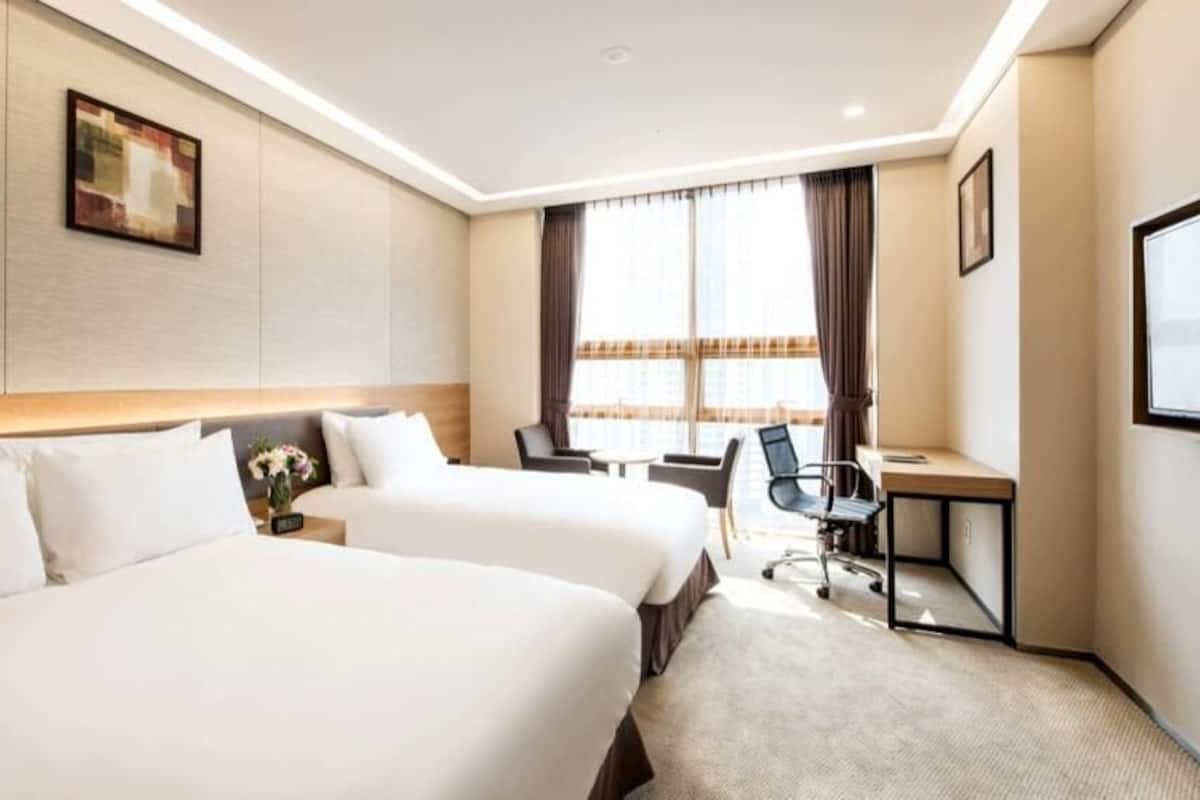 Caja de seguridad en la habitación, cortinas blackout y wifi gratis