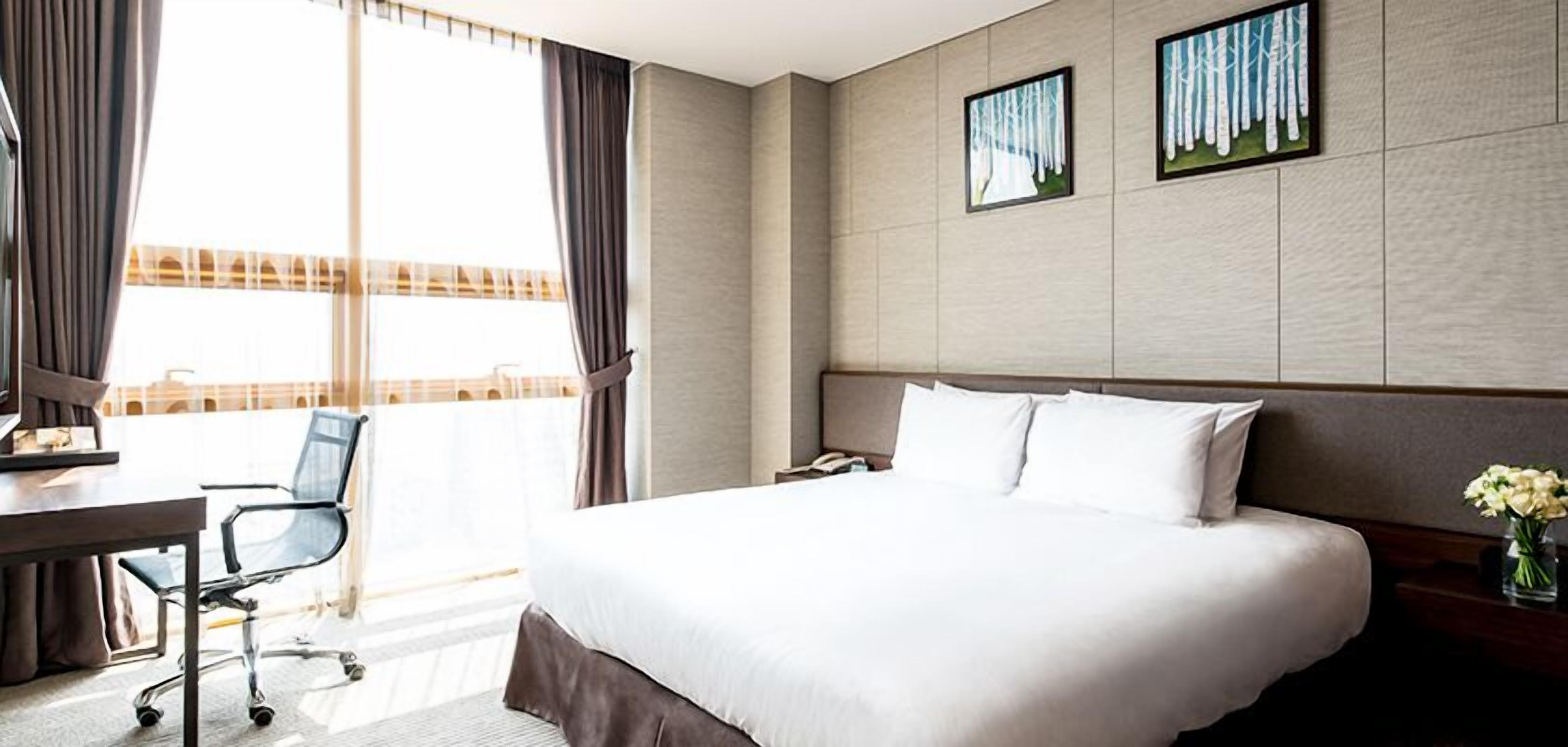 Premier Double Room | In-room safe, blackout drapes, free WiFi
