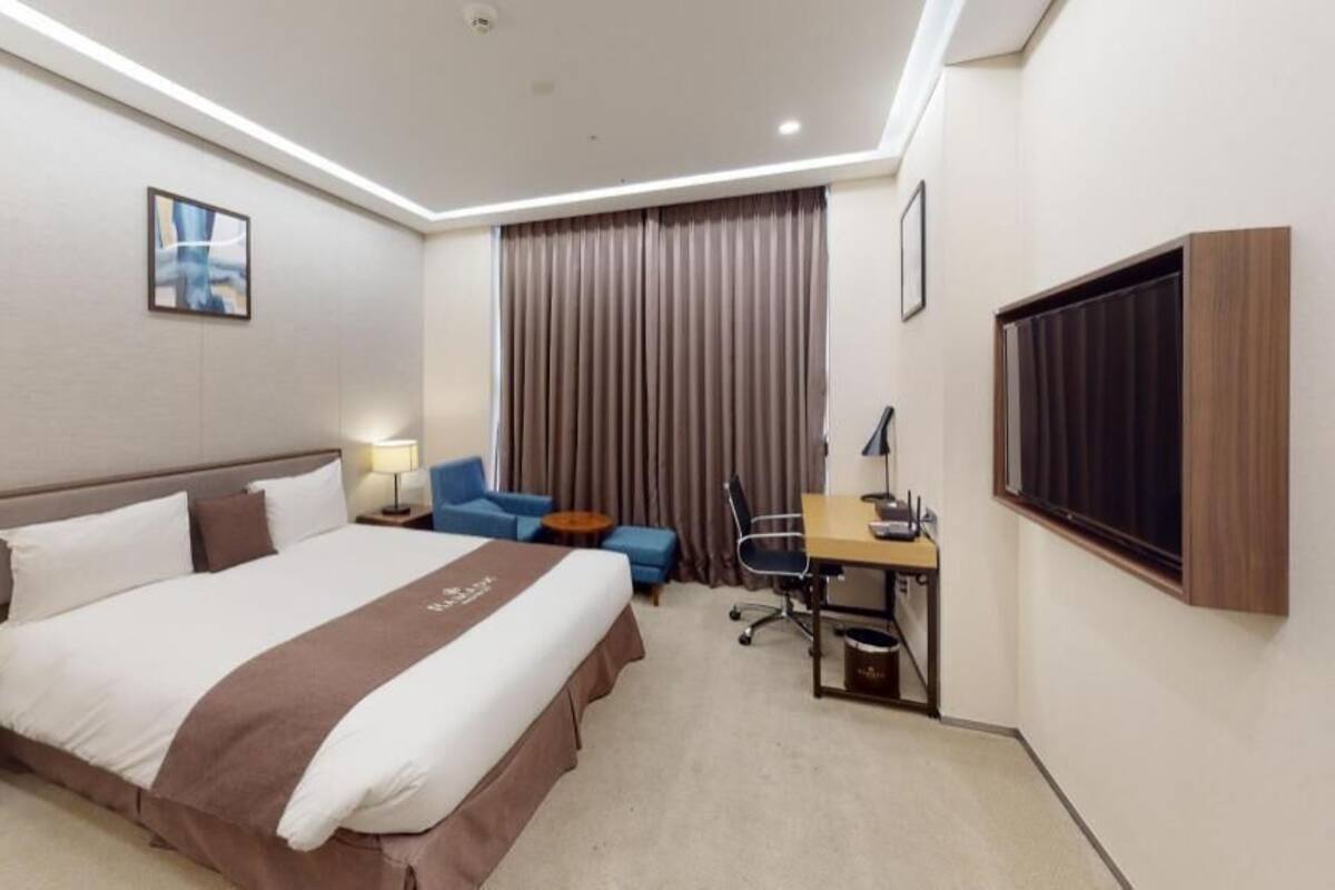 Caja de seguridad en la habitación, cortinas blackout y wifi gratis