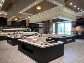 Daily buffet breakfast (KRW 20000 per person) - GLOUCESTER HOTEL INCHEON (Incheon)