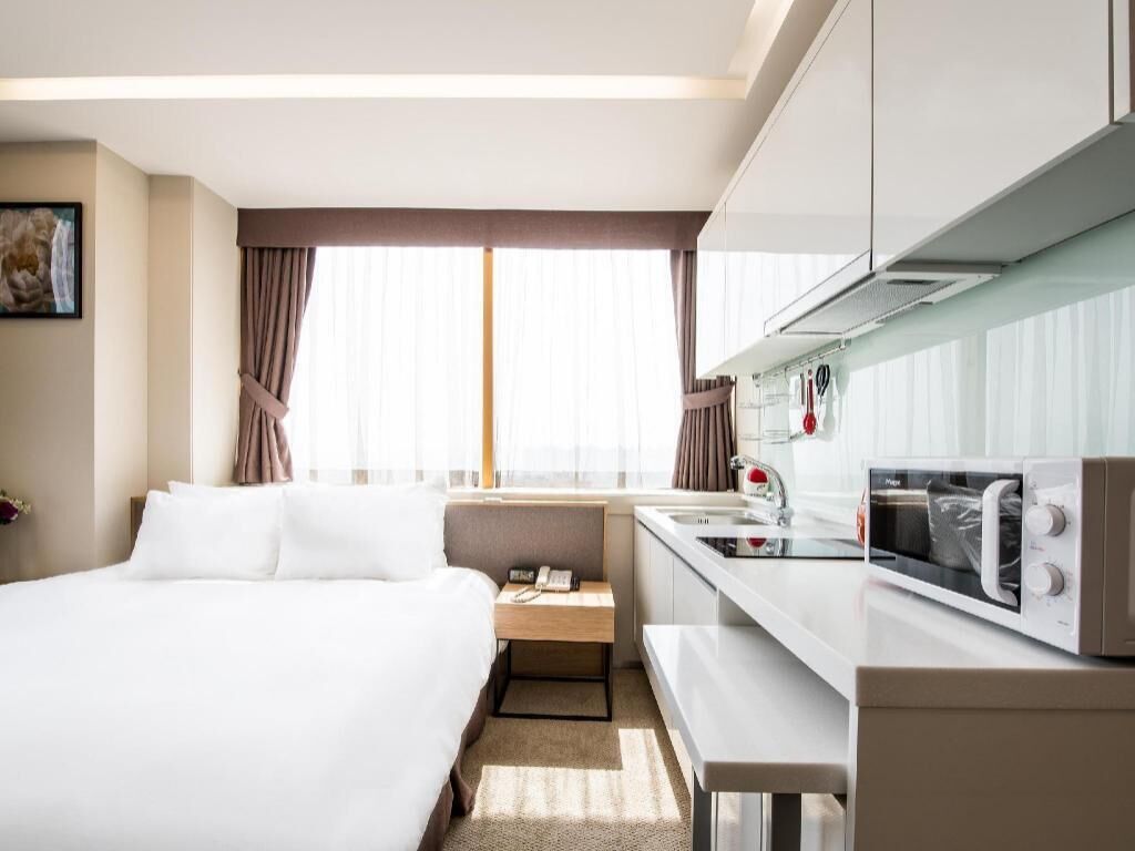 In-room safe, blackout curtains, free WiFi