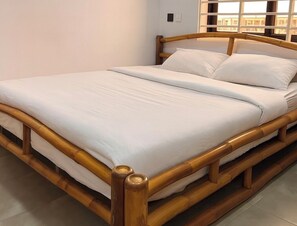 1 bedroom, iron/ironing board, free WiFi, bed sheets - Private Rooftop Studio W/ 1 bedroom & Starlink Wifi (East Legon)