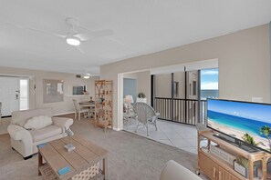 TV - SANDARAC 604b BEACHFRONT 2B/2B VACATION CONDO w/  GULF VIEW, RESORT POOL! (Fort Myers Beach)