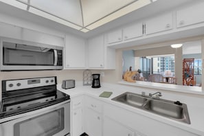 Coffee/tea maker, fridge, microwave, oven - SANDARAC 604b BEACHFRONT 2B/2B VACATION CONDO w/  GULF VIEW, RESORT POOL! (Fort Myers Beach)