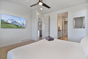Room - Light-Filled Nordic Retreat w/ Unobstructed Views (Heber City)