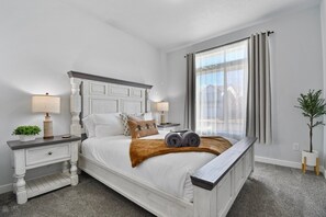 5 bedrooms, desk, iron/ironing board, free WiFi - Heber Valley Escape w/ Games, Theater & Hot Tub (Heber City)