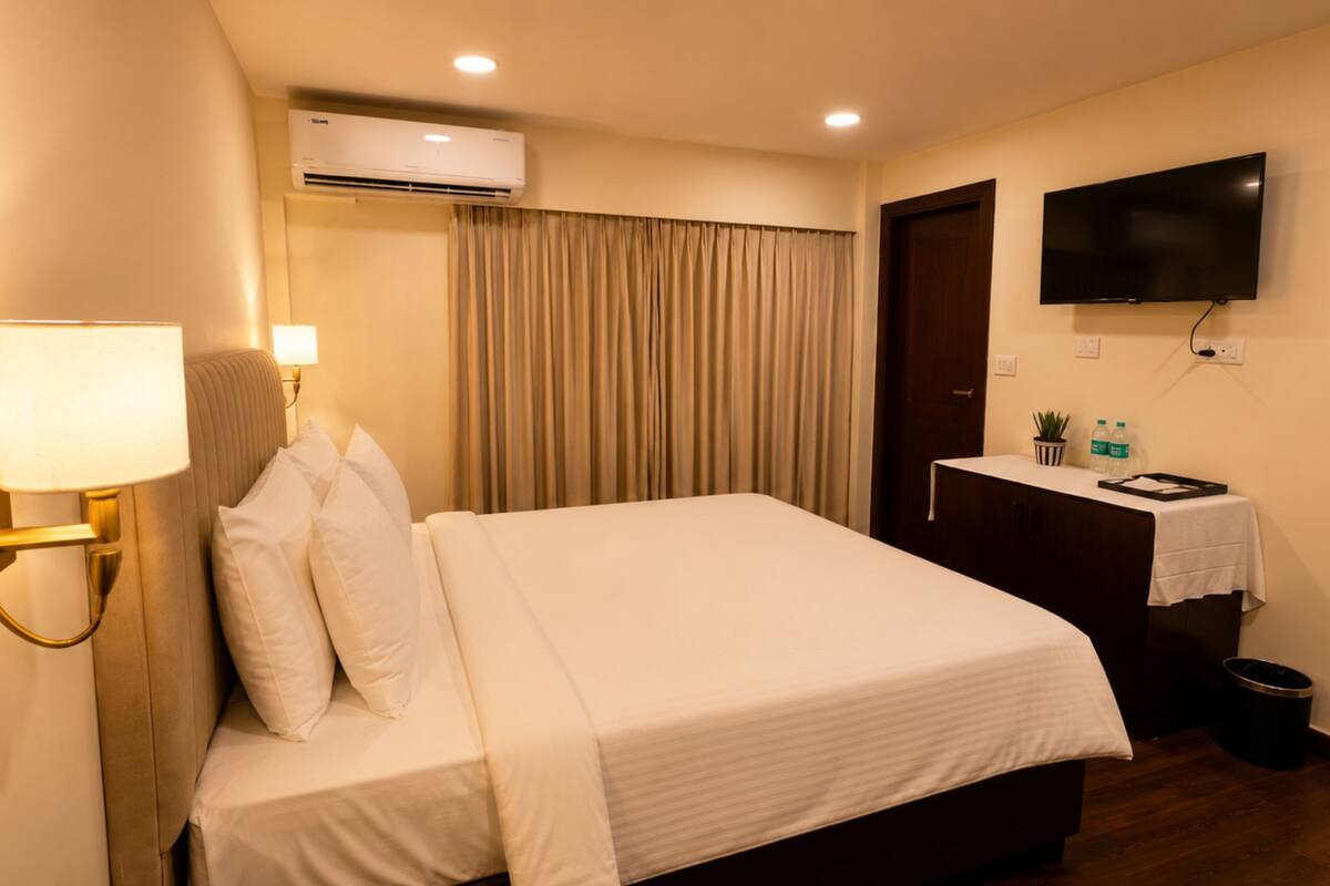 In-room safe, desk, laptop workspace, iron/ironing board (on request)