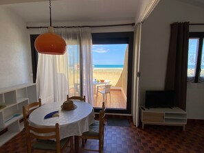 Dining - Semi-detached Villa T2 with Air Conditioning and Parking, Sea Front, 4 Pers (Port Leucate)