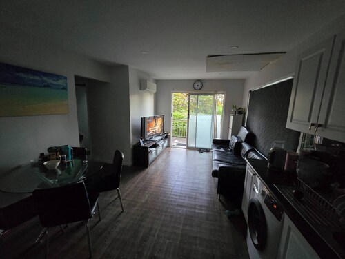 2 bdr Apartment Refurbished 3 Years Near Roma Park