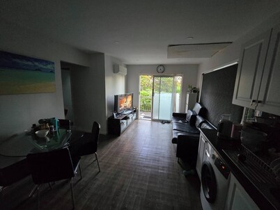 2 bdr Apartment Refurbished 3 Years Near Roma Park