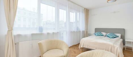 Strykejern/-brett, reiseseng for barn, wi-fi og sengetøy