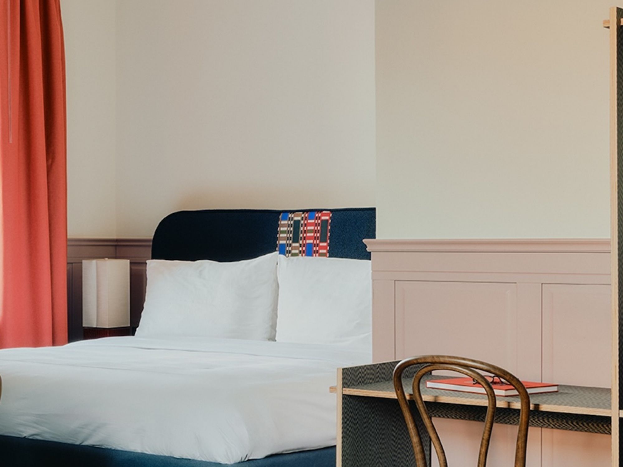 The Balcony Suite | Bàn, truy cập Internet không dây miễn phí 