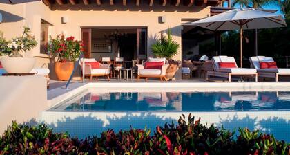 Staffed Ocean View Villa w Four Seasons Amenities