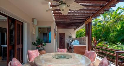 Staffed Ocean View Villa w Four Seasons Amenities