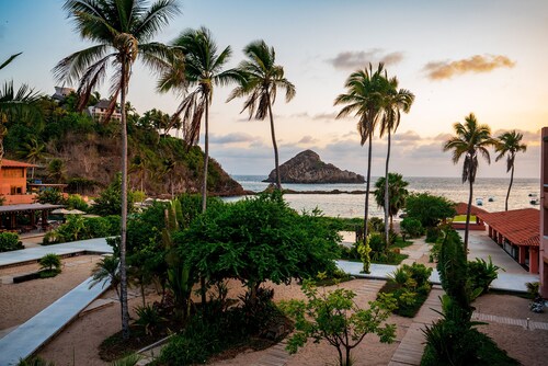 Careyes 114 Oceanfront Luxury With a Spacious Te