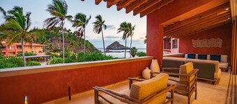 Careyes 114 Oceanfront Luxury With a Spacious Te