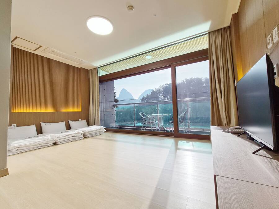 Superior kamer (Ondol) | Individueel gedecoreerd, individueel gemeubileerd, gratis wifi