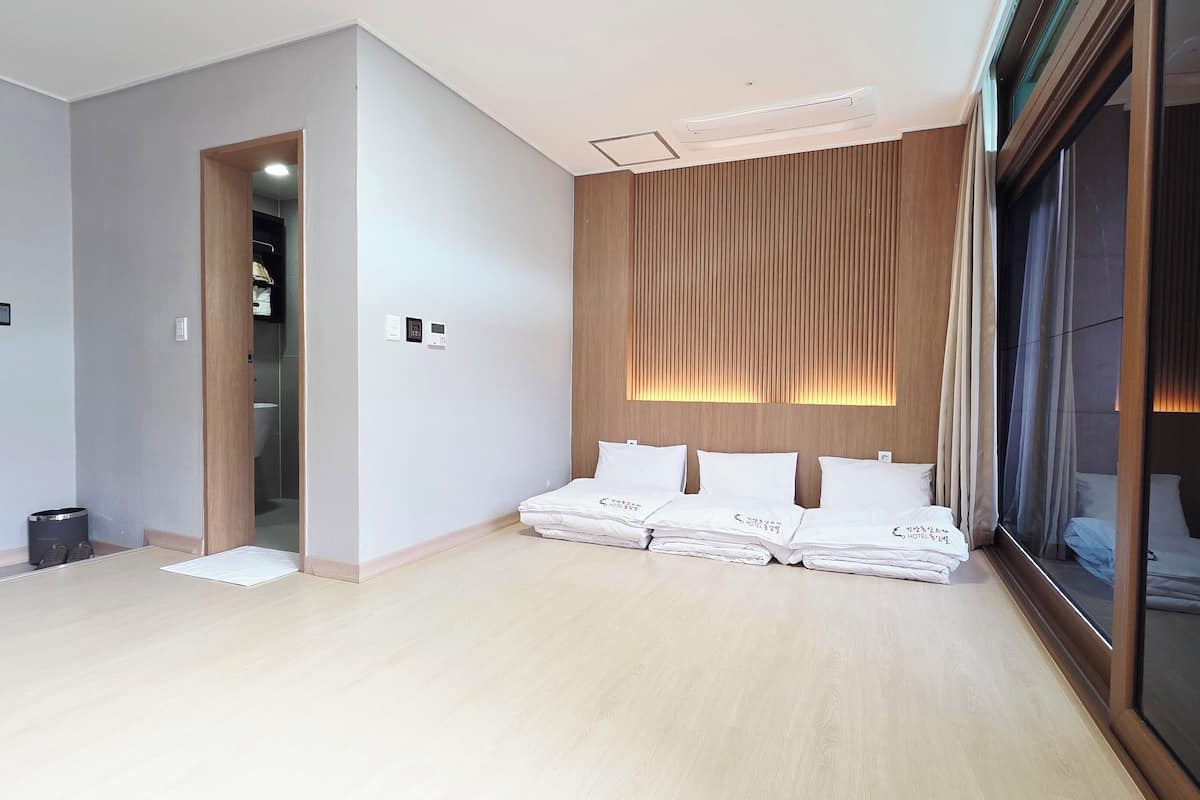Chambre Supérieure (Ondol) | Décoration personnalisée, ameublement personnalisé, Wi-Fi gratuit