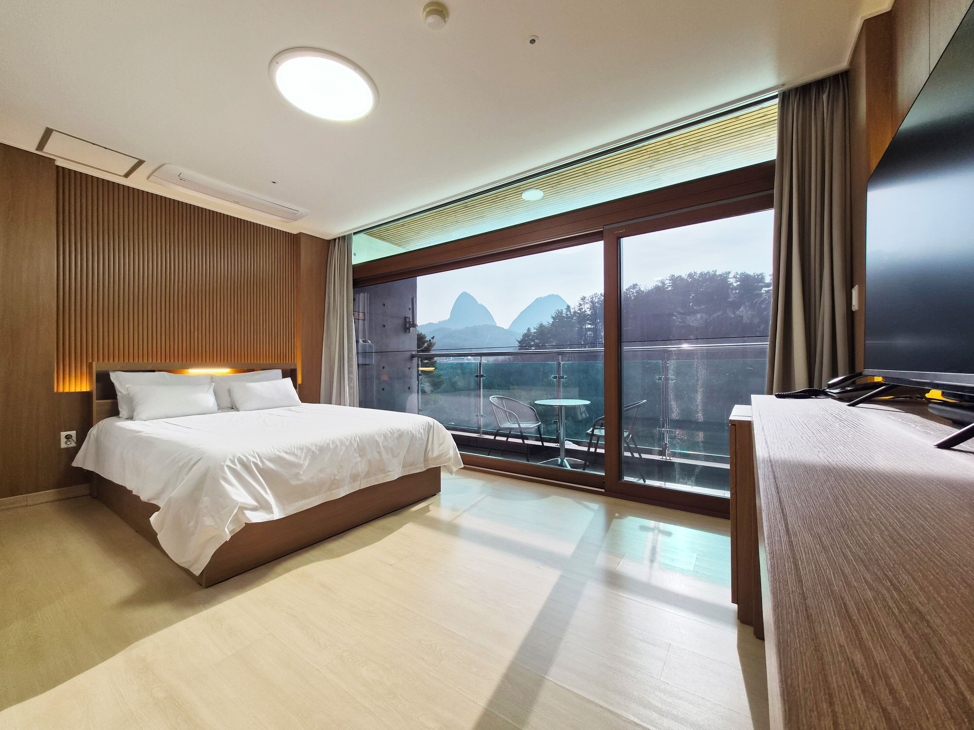 Chambre Double Supérieure | Décoration personnalisée, ameublement personnalisé, Wi-Fi gratuit