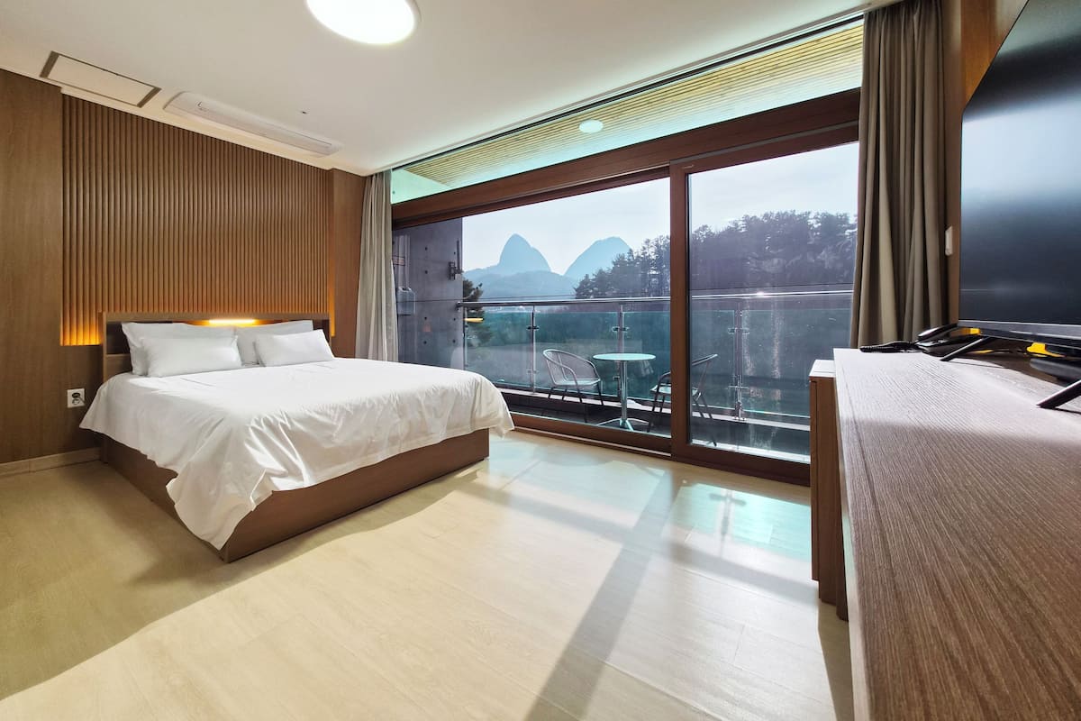 Chambre Double Supérieure | Décoration personnalisée, ameublement personnalisé, Wi-Fi gratuit