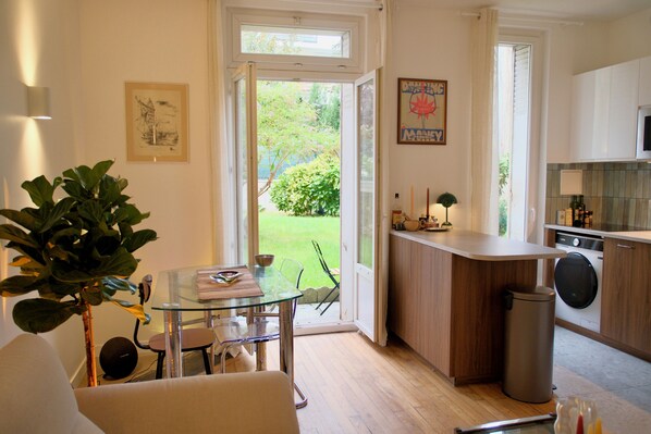 Interior - Elegant T2 with garden - 10 min from La Défense, 30 min from Paris (Suresnes)