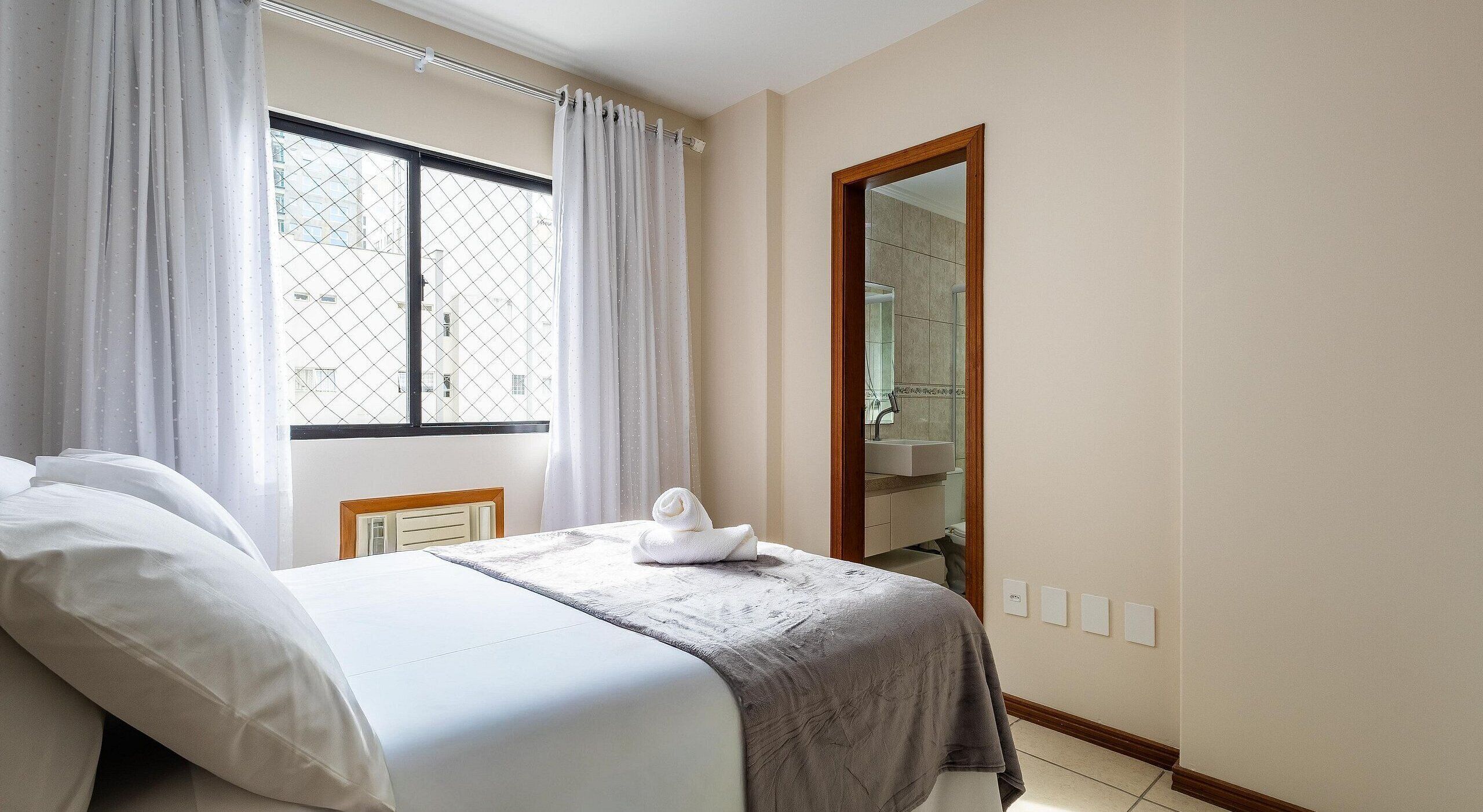 Basic Apartment | 4 bedrooms, free WiFi