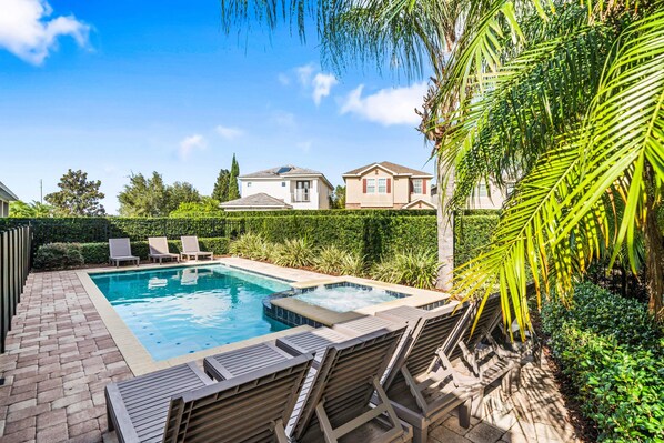 A heated pool - Foosball, Ping Pong, Resort-style Pool: Sweet Spot (Kissimmee)