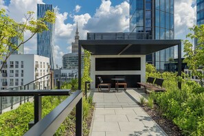 Terrace/patio - Stylish Studio in the Center of Warsaw | Parking and Balcony (Warszawa)